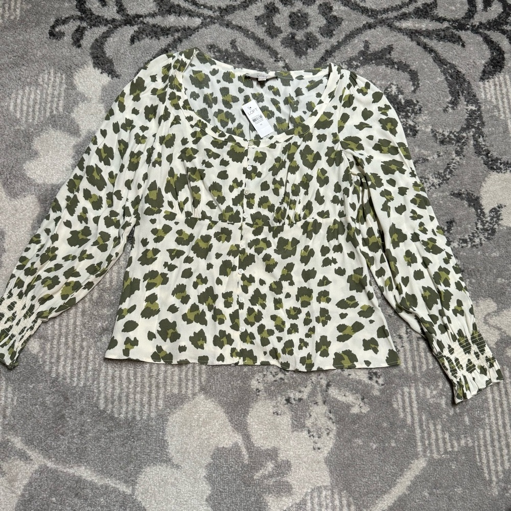 NWT Loft Green Leopard Print Button Front Peplum Accent Elastic Sleeve Blouse